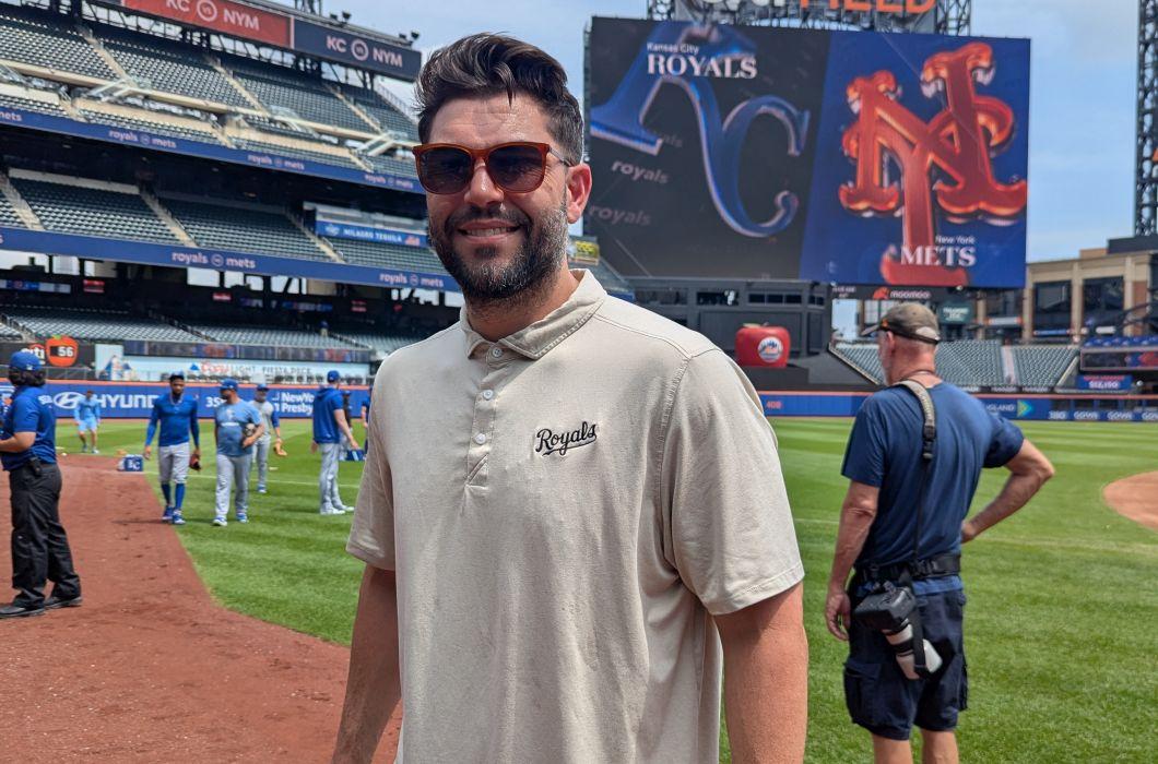 Eric Hosmer is Passing the Game Down, One Card at a Time